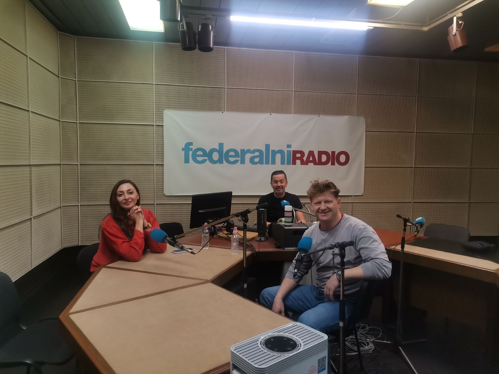 Noćni program Federalnog radija -  Bijela hronika